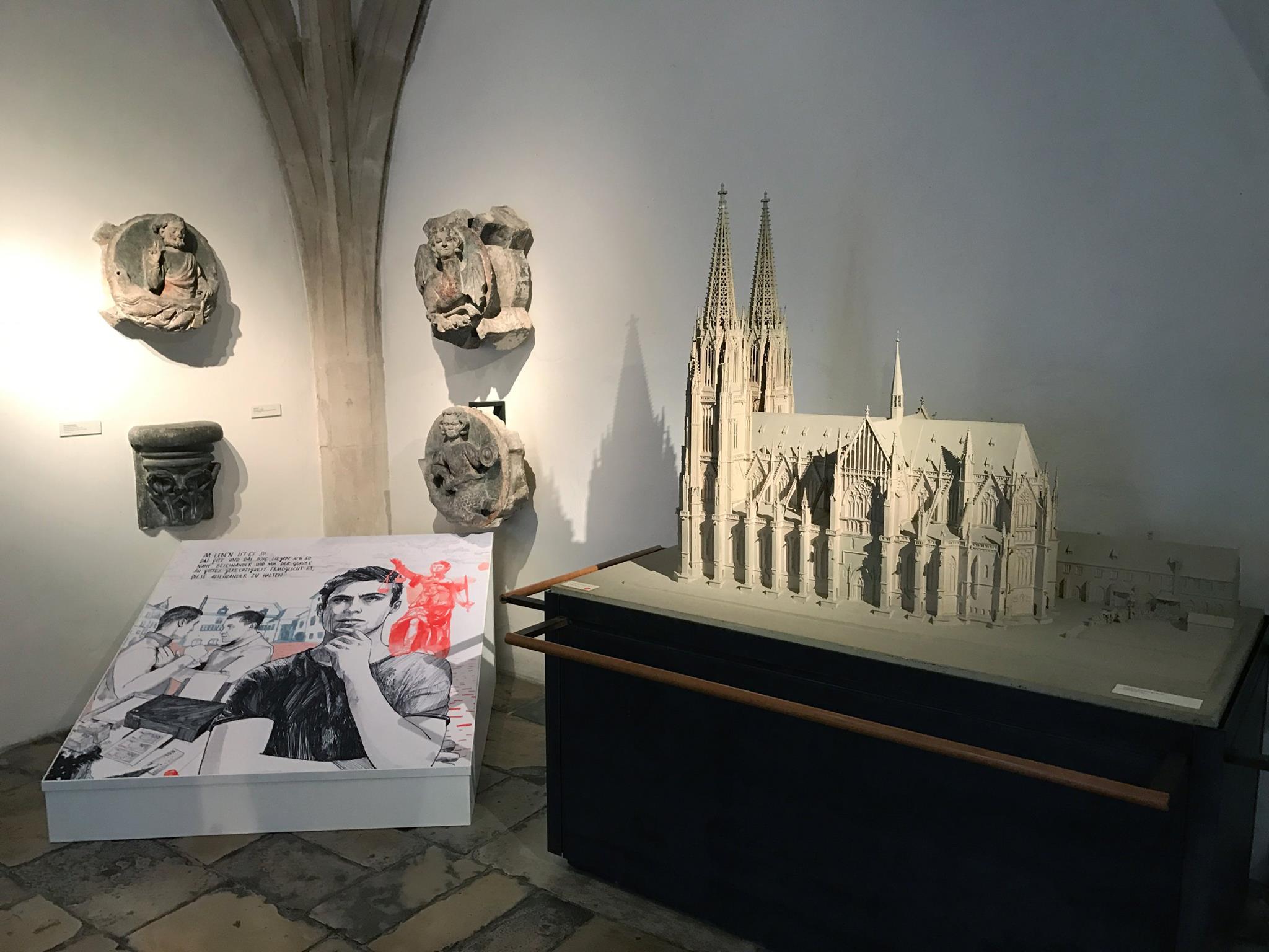 Illustrationen im Historischen Museum Regensburg zur Ausstellung „Sophias Frage“